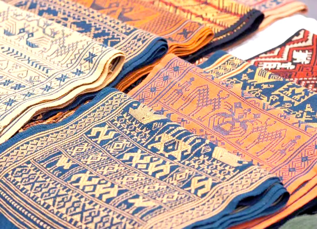 Li textile master weaving
